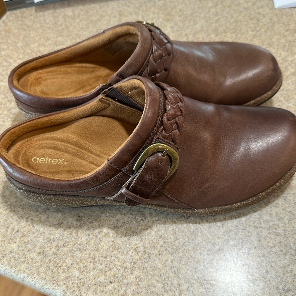 Aetrex Libby Braided Detail Clogs Brown Size 8.5